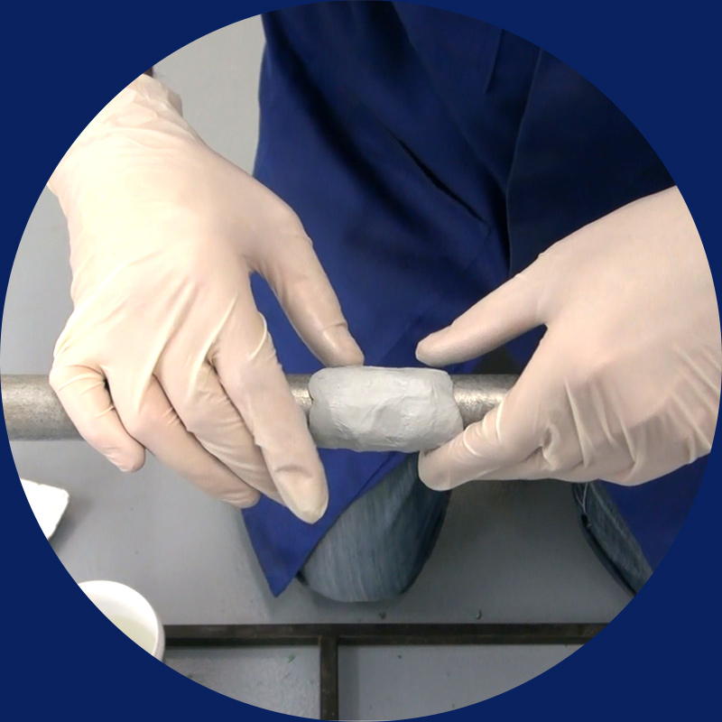 hands repair pipeline using fiberglass polyurethane